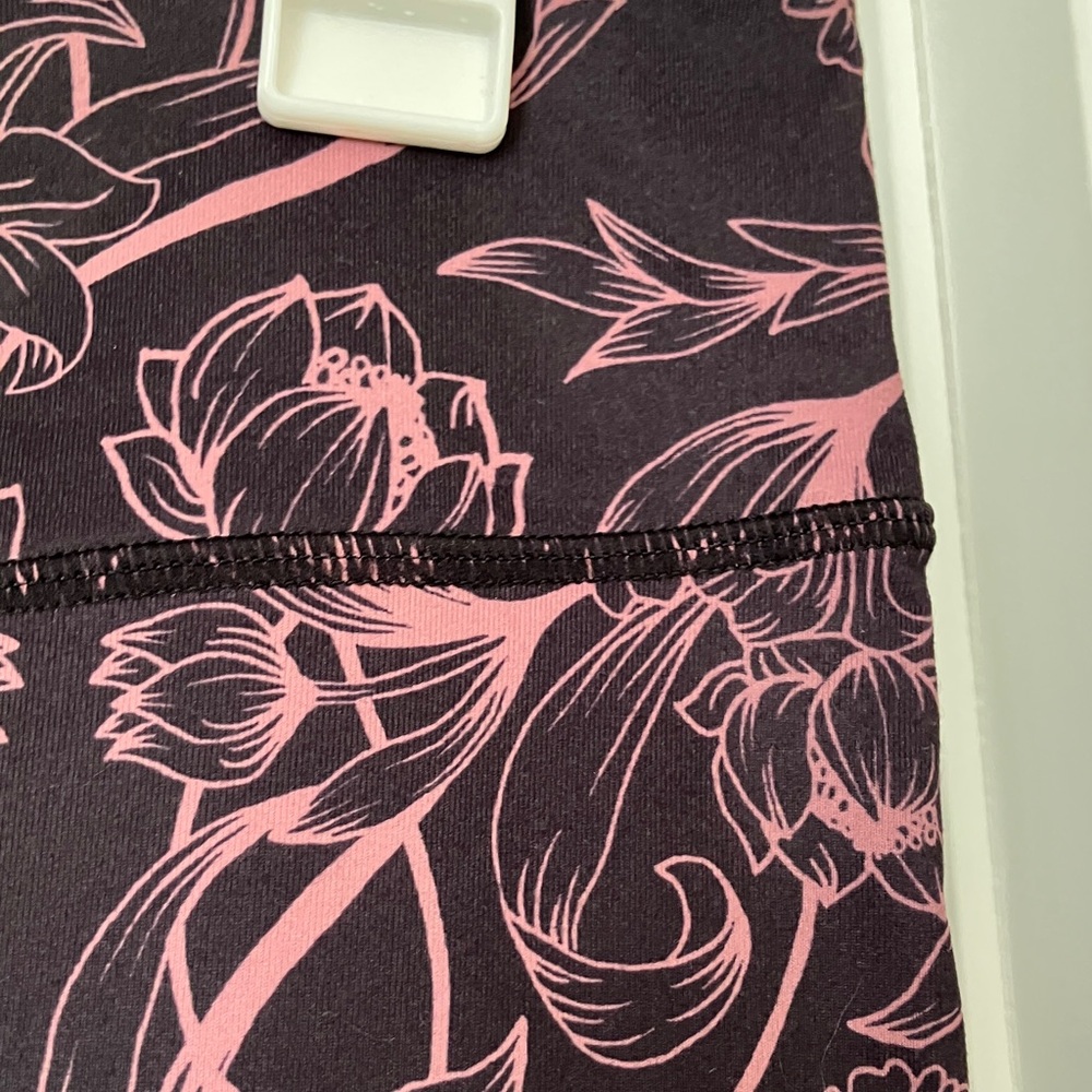 Fabletics Brown and Pink Salar Capri Leggings - Picture 4 of 6